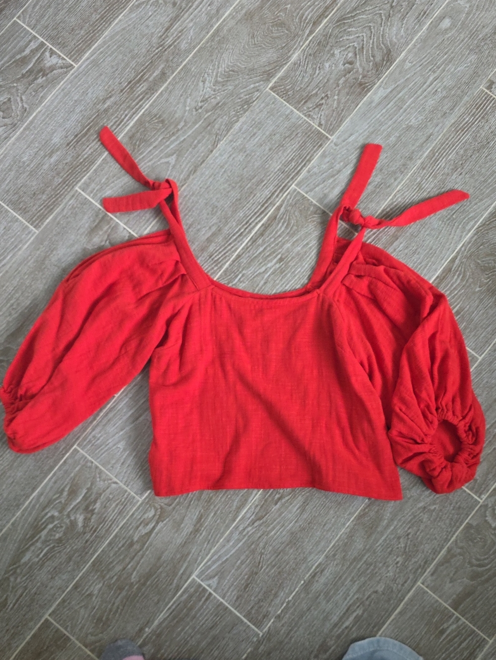 Billabong High Demands Cold Shoulder Top N…